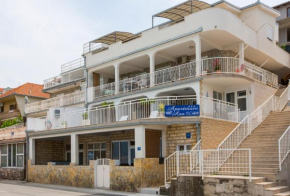 Отель Apartmans and studios Ana  Трогир